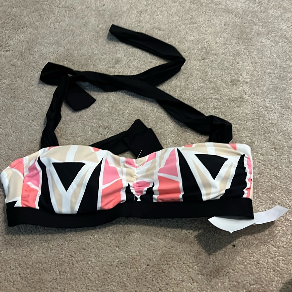 NWT 34C Gianni Bini bikini top